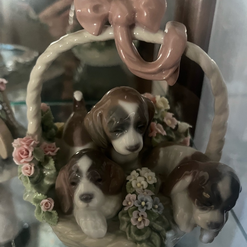 Vintage Lladro 1441 A Litter of Love Puppies Dogs in a Basket original Box.